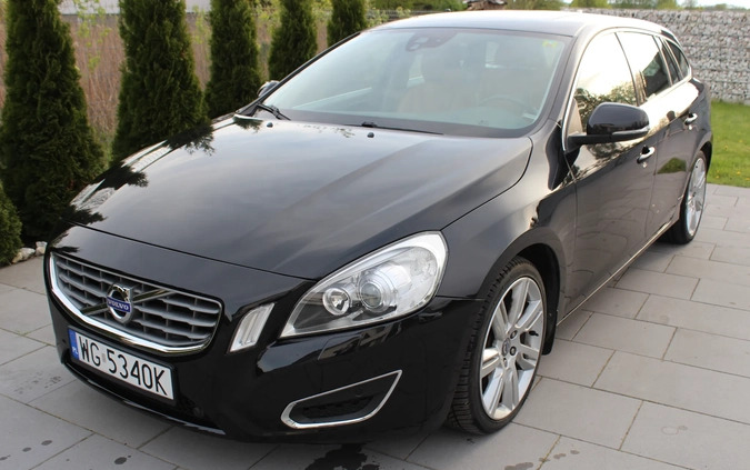 Volvo V60 cena 41000 przebieg: 178985, rok produkcji 2011 z Chełm małe 232